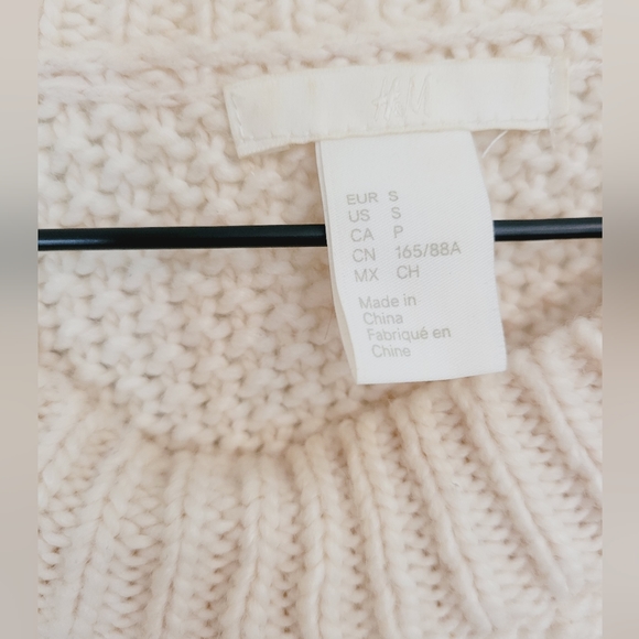 H&M Beige Sweater - Picture 2 of 2